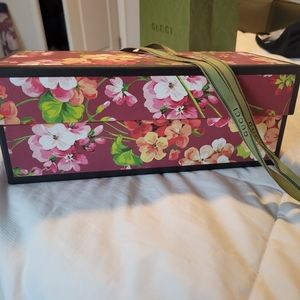 Gucci sandal box with bags